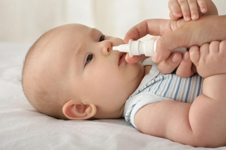 Mách ba mẹ 7 cách rửa mũi cho bé vừa nhanh vừa an toàn